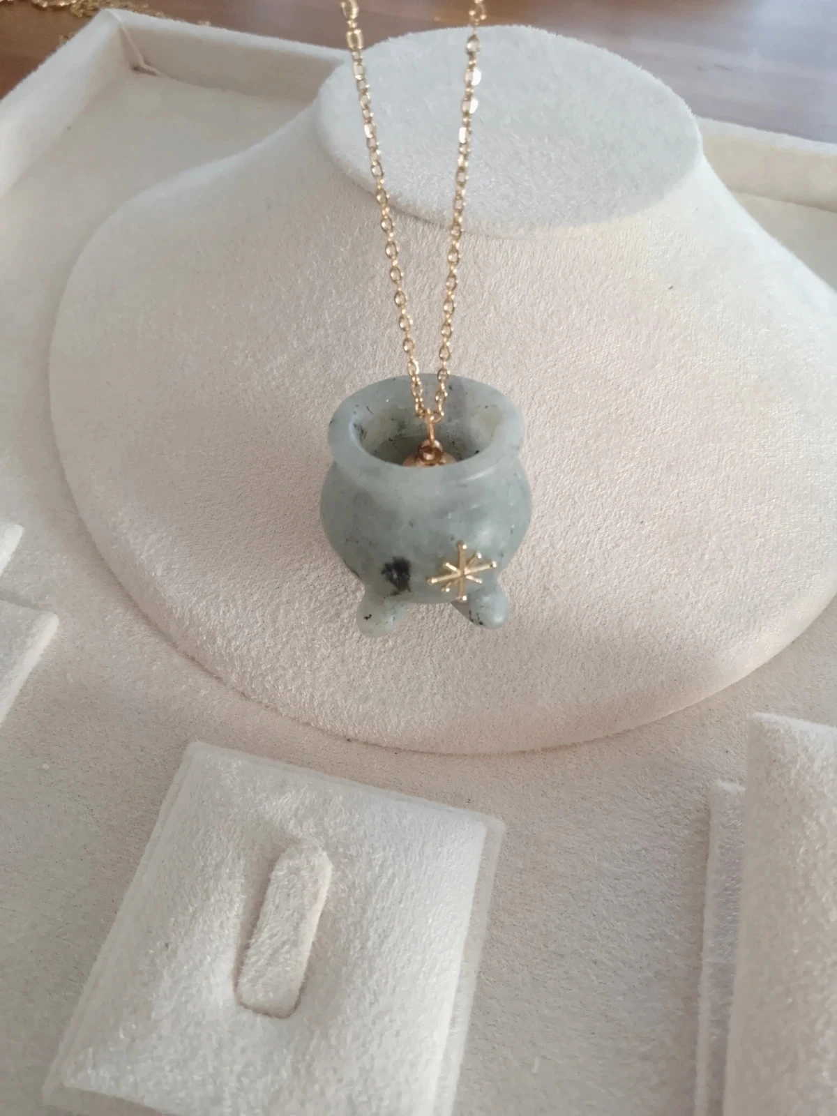 Collier chaudron de sorcière en pierre de labradorite – photo 2